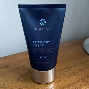 Monat Blow Out Cream
